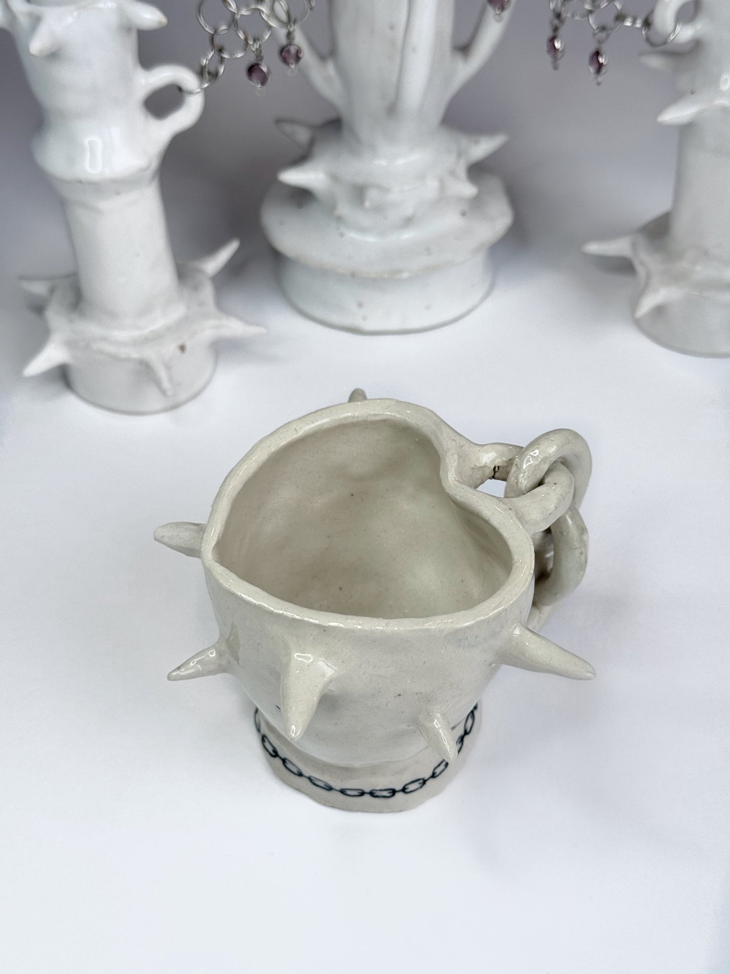 Teacup - Black chains
